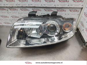 Used Headlight, left Audi A4 Avant Quattro (B6) 1.9 TDI Price on request offered by Autodemontage M.J. Rutte B.V.