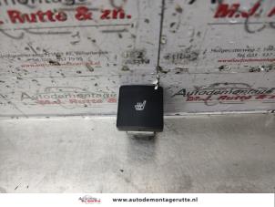 Used Seat heating switch Peugeot 307 CC (3B) 2.0 16V Price on request offered by Autodemontage M.J. Rutte B.V.