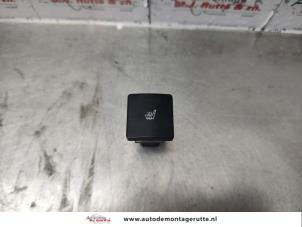 Used Seat heating switch Peugeot 307 CC (3B) 2.0 16V Price on request offered by Autodemontage M.J. Rutte B.V.