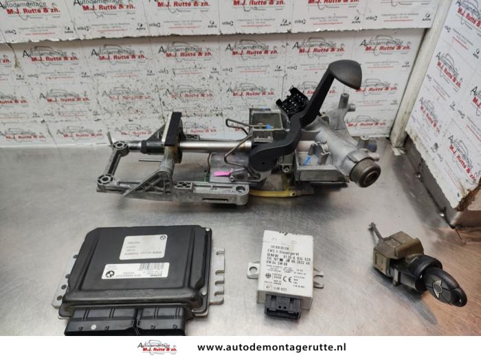 Used Ignition lock + computer BMW Mini (R50/53) 1.6 16V Cooper Price on request offered by Autodemontage M.J. Rutte B.V.