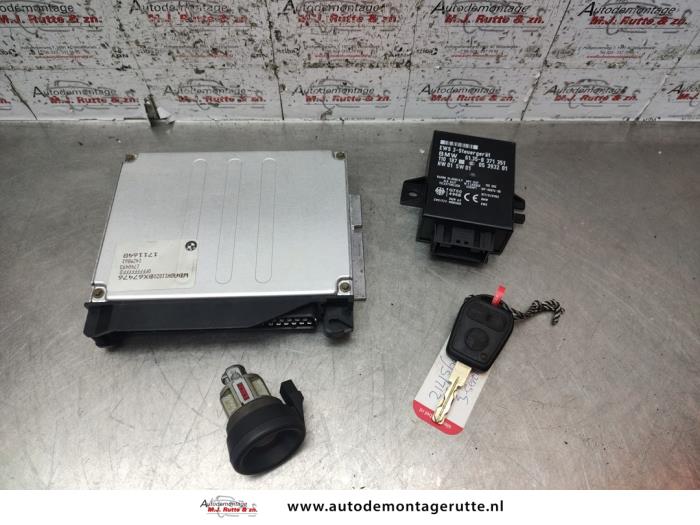 Used Ignition lock + computer BMW 5 serie Touring (E39) 520i 24V Price on request offered by Autodemontage M.J. Rutte B.V.