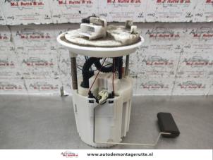 Used Electric fuel pump Alfa Romeo 147 (937) 1.6 Twin Spark 16V Price on request offered by Autodemontage M.J. Rutte B.V.