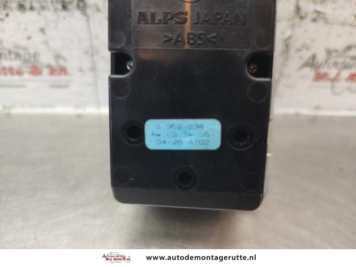 Multi-functional window switch from a BMW 1 serie (E87/87N) 120d 16V 2004