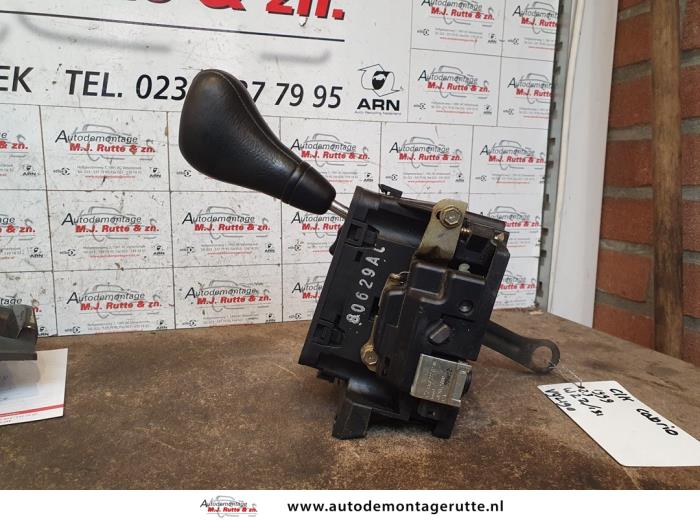 Automatic gear selector from a Mercedes-Benz CLK (R208) 2.3 230K 16V 1999