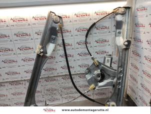 Used Window mechanism 4-door, front left Renault Clio III (BR/CR) 1.2 16V 75 Price on request offered by Autodemontage M.J. Rutte B.V.