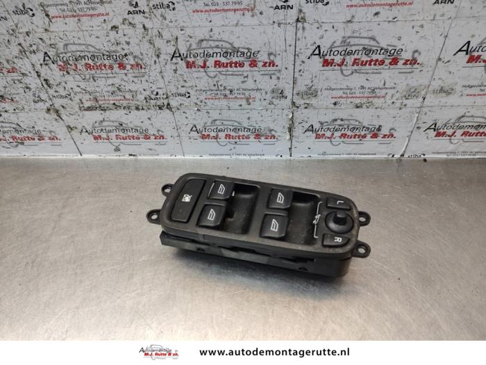 Używane Przelacznik combi okienny Volvo V50 (MW) 1.6 D 16V Cena na żądanie oferowane przez Autodemontage M.J. Rutte B.V.