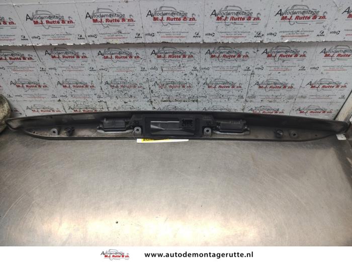 Tailgate switch from a Volvo V50 (MW) 1.6 D 16V 2005