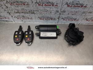 Gebrauchte Zündschloss + Steuergerät Volvo V50 (MW) 1.6 D 16V Preis auf Anfrage angeboten von Autodemontage M.J. Rutte B.V.