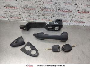 Used Door airbag 4-door, front left Ford Focus 1 Wagon 1.6 16V Price on request offered by Autodemontage M.J. Rutte B.V.