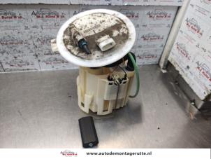 Used Electric fuel pump Opel Astra H SW (L35) 1.6 16V Twinport Price on request offered by Autodemontage M.J. Rutte B.V.