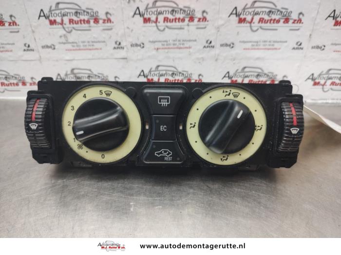Panel de control de calefacción de un Mercedes-Benz SLK (R170) 2.0 200 16V 1999