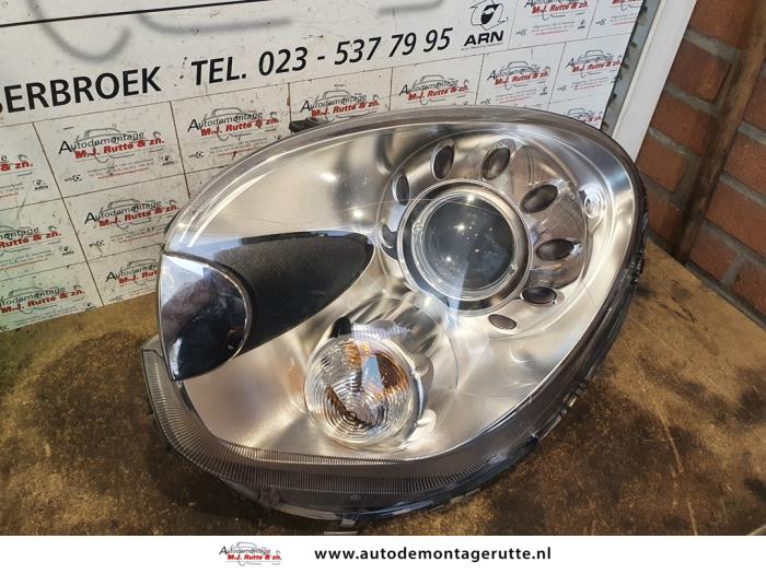 Używane Reflektor lewy Mini Countryman (R60) 1.6 16V Cooper ALL4 Cena na żądanie oferowane przez Autodemontage M.J. Rutte B.V.