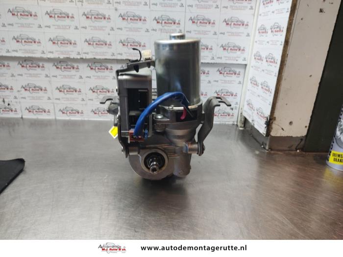 Electric power steering unit from a Nissan Note (E11) 1.4 16V LPG 2008