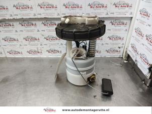 Usados Bomba eléctrica de combustible Nissan Note (E11) 1.4 16V Precio de solicitud ofrecido por Autodemontage M.J. Rutte B.V.