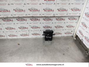 Used Tailgate lock mechanism Nissan Qashqai (J10) 1.6 16V Price on request offered by Autodemontage M.J. Rutte B.V.