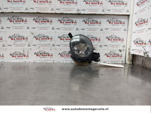 Used Fog light, front left Peugeot 306 (7A/C/S) 1.4 Price on request offered by Autodemontage M.J. Rutte B.V.