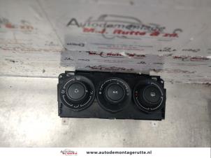 Usados Panel de control de calefacción Peugeot 308 (4A/C) 1.6 HDi 16V Precio de solicitud ofrecido por Autodemontage M.J. Rutte B.V.