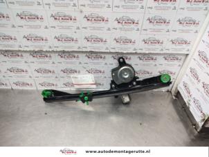 Used Window mechanism 4-door, front left Fiat Punto II (188) 1.4 16V Price on request offered by Autodemontage M.J. Rutte B.V.