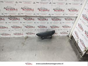 Used Door handle 2-door, right Renault Clio II (BB/CB) 1.2 Price on request offered by Autodemontage M.J. Rutte B.V.