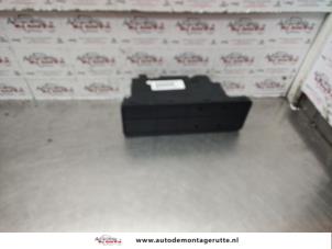Used Vacuum pump (petrol) Mercedes E (W210) 2.2 E-220 CDI 16V Price on request offered by Autodemontage M.J. Rutte B.V.