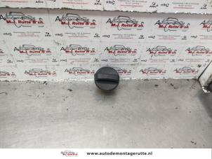 Used Fuel cap Toyota iQ 1.0 12V VVT-i Price on request offered by Autodemontage M.J. Rutte B.V.
