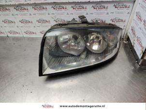 Used Headlight, left Audi A2 (8Z0) 1.4 16V Price on request offered by Autodemontage M.J. Rutte B.V.