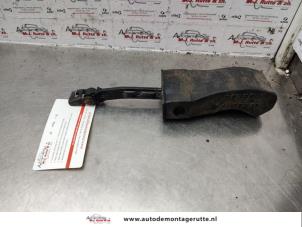 Used Door stop 2-door, left Seat Ibiza IV SC (6J1) 1.2 12V Price on request offered by Autodemontage M.J. Rutte B.V.