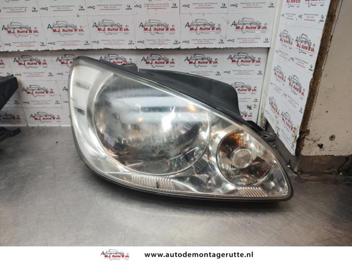 Używane Reflektor prawy Hyundai Getz 1.1i 12V Cena na żądanie oferowane przez Autodemontage M.J. Rutte B.V.