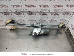 Used Wiper motor + mechanism Alfa Romeo 147 (937) 1.6 HP Twin Spark 16V Price on request offered by Autodemontage M.J. Rutte B.V.