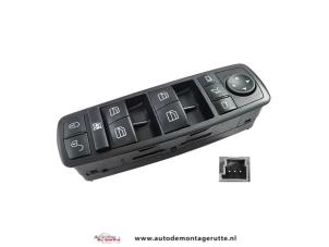 New Multi-functional window switch Mercedes B-Klasse Price € 60,00 Inclusive VAT offered by Autodemontage M.J. Rutte B.V.