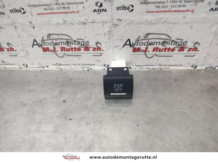 Używane Przelacznik ESP Audi A3 (8P1) 2.0 16V FSI Cena na żądanie oferowane przez Autodemontage M.J. Rutte B.V.