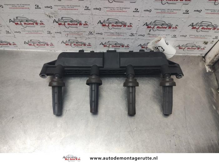 Ignition coil from a Citroën C3 (FC/FL/FT) 1.1 2003