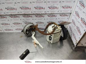 Used Electric fuel pump Volkswagen Golf III Cabrio Restyling (1E7) 2.0 Price on request offered by Autodemontage M.J. Rutte B.V.