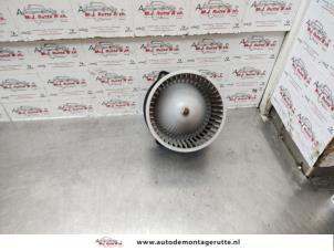 Usados Motor de ventilador de calefactor Hyundai Matrix 1.6 16V Precio de solicitud ofrecido por Autodemontage M.J. Rutte B.V.