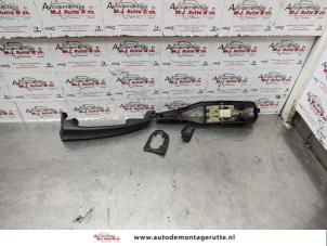 Used Door handle 4-door, front left BMW 3 serie (E46/4) 316i Price on request offered by Autodemontage M.J. Rutte B.V.