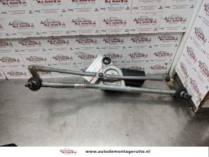 Used Wiper motor + mechanism BMW 3 serie (E46/4) 316i Price on request offered by Autodemontage M.J. Rutte B.V.