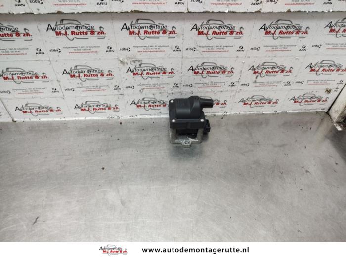 Usagé Bobine Volkswagen Golf III Cabrio Restyling (1E7) 2.0 Prix € 20,00 Règlement à la marge proposé par Autodemontage M.J. Rutte B.V.