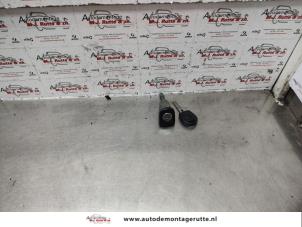 Used Door lock cylinder, left Seat Arosa (6H1) 1.0 Mpi Price on request offered by Autodemontage M.J. Rutte B.V.