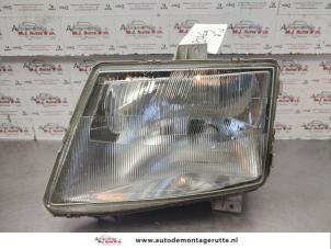 Used Headlight, right Mercedes Vito (638.1/2) 2.2 CDI 110 16V Price on request offered by Autodemontage M.J. Rutte B.V.