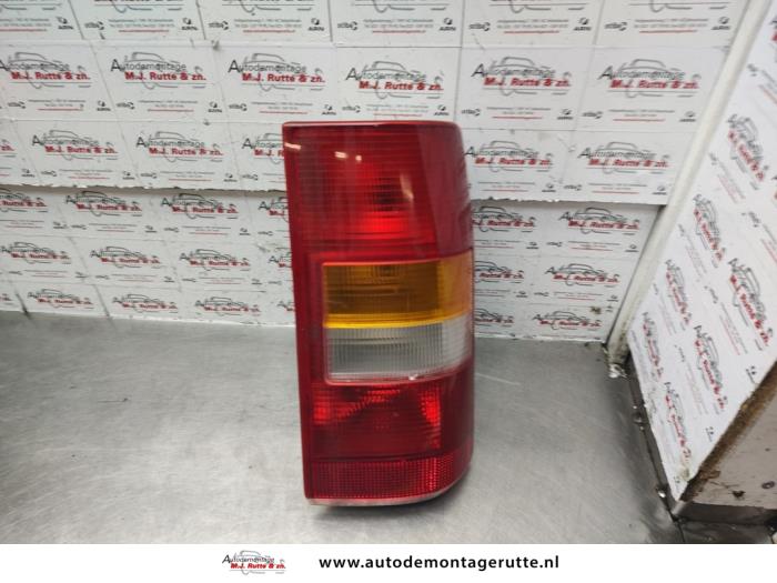 Taillight, right from a Peugeot Expert (222/224) 2.0 HDi 90 2005