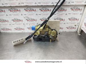 Used Door lock mechanism 2-door, right Volkswagen Polo IV (9N1/2/3) 1.2 12V Price on request offered by Autodemontage M.J. Rutte B.V.
