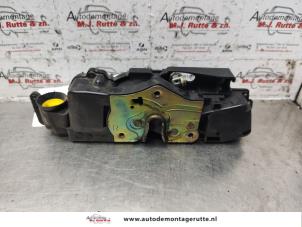 Used Door lock mechanism 2-door, right Fiat Stilo (192A/B) 2.4 20V Abarth 3-Drs. Price on request offered by Autodemontage M.J. Rutte B.V.