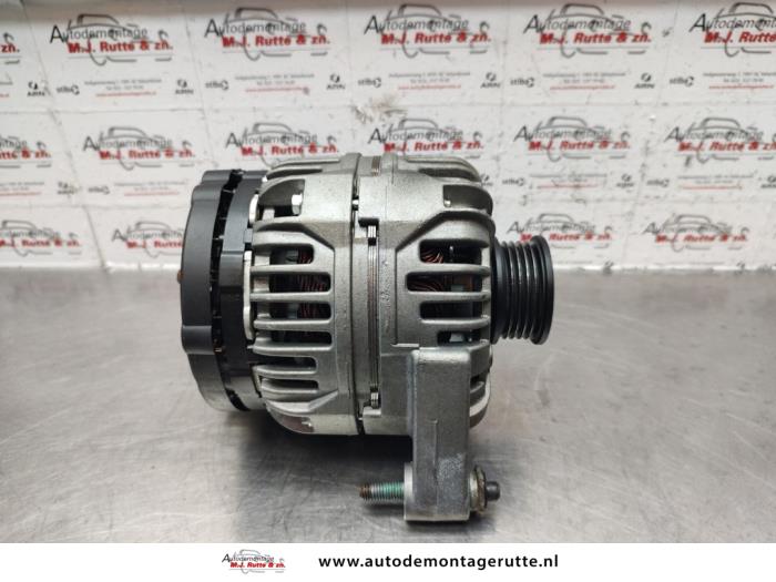 Begagnade Dynamo Seat Arosa (6H1) 1.0 Mpi Pris € 50,00 Marginaltabell erbjuds av Autodemontage M.J. Rutte B.V.