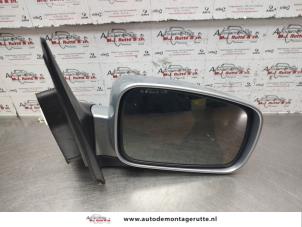 Used Wing mirror, right Kia Sorento I (JC) 2.4 16V Price on request offered by Autodemontage M.J. Rutte B.V.
