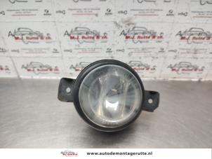 Used Fog light, front left Renault Clio III (BR/CR) 1.2 16V TCe 100 Price on request offered by Autodemontage M.J. Rutte B.V.