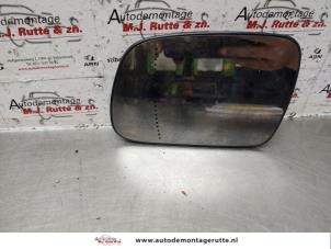 Used Mirror glass, left Peugeot 307 CC (3B) 2.0 16V Price on request offered by Autodemontage M.J. Rutte B.V.
