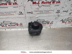 Używane Przelacznik lusterka Opel Agila (A) 1.2 16V Cena na żądanie oferowane przez Autodemontage M.J. Rutte B.V.