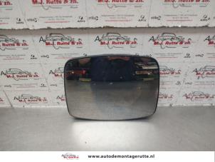 Used Mirror glass, left Mercedes Vito (638.1/2) 2.2 CDI 112 16V Price on request offered by Autodemontage M.J. Rutte B.V.