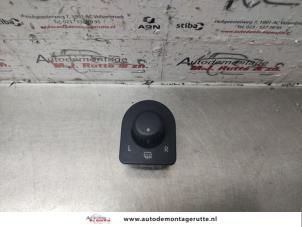 Used Mirror switch Volkswagen Fox (5Z) 1.4 16V Price on request offered by Autodemontage M.J. Rutte B.V.