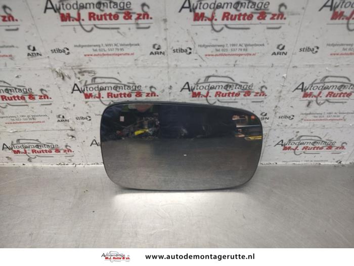 Mirror glass, right from a Renault Megane II (BM/CM) 1.4 16V 98 2003